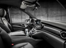 Фото салона Мерседес V-класса с пакетом AMG