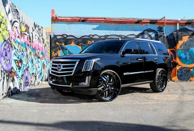 Cadillac Escalade может получить горячую версию Cadillac Escalade может получить горячую версию