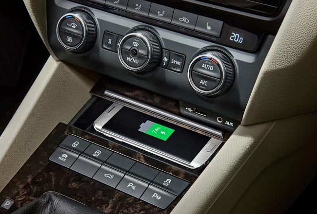 Беспроводная зарядка смартфонов в Skoda Беспроводная зарядка смартфонов в Skoda