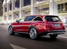 Фото универсала Мерседес Е All Terrain