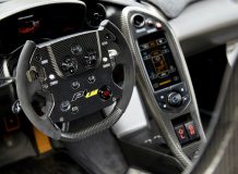 Фото салона McLaren P1 LM
