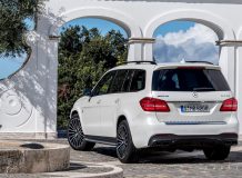 Новая модель Мерседес GLS 63 AMG 2017 фото