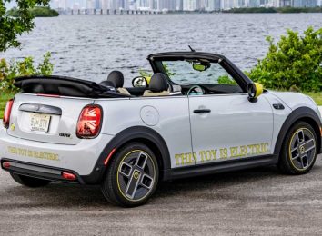 MINI Cooper SE Convertible