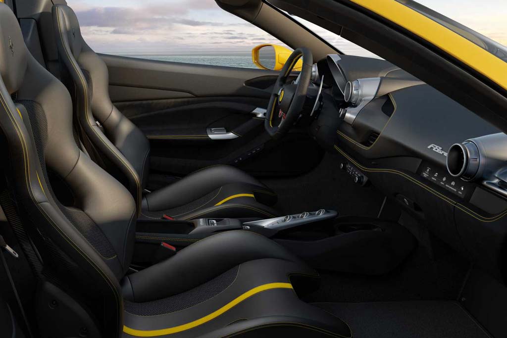 Ferrari f8 салон