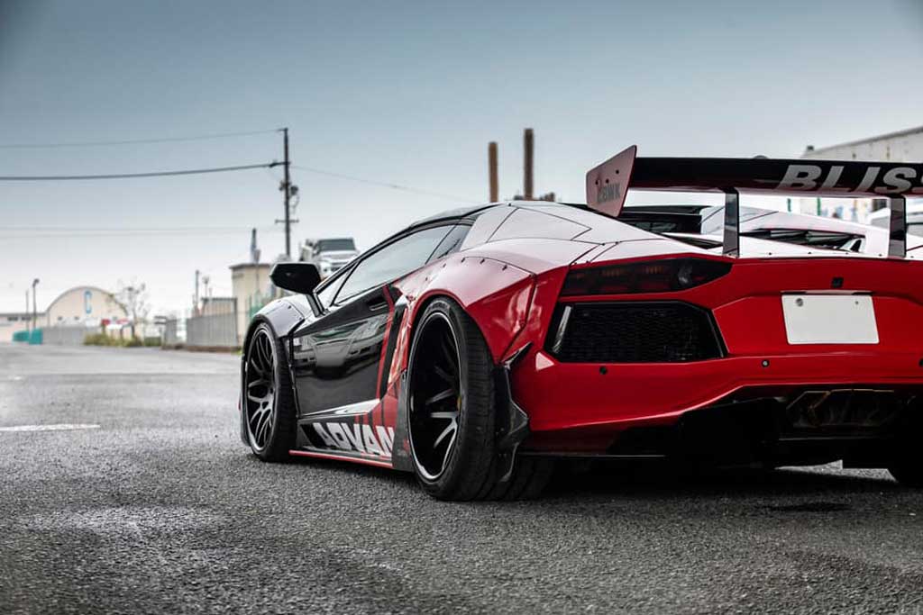 Liberty Walk Aventador S