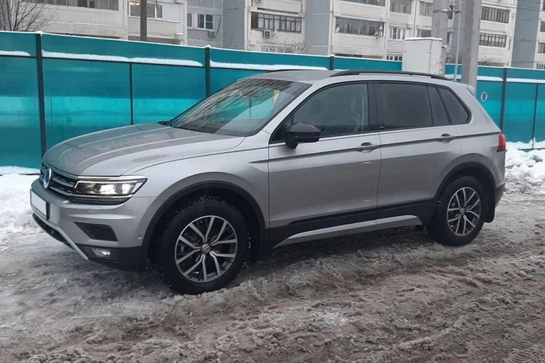 Шильдик на тигуан