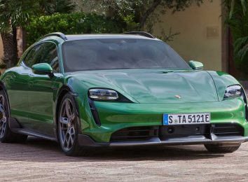 Porsche Taycan Turbo S Cross Turismo