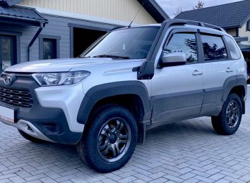 Lada Niva Travel