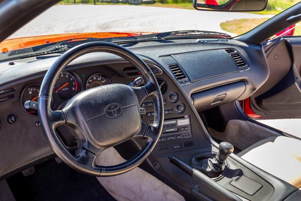 Toyota supra a80 салон