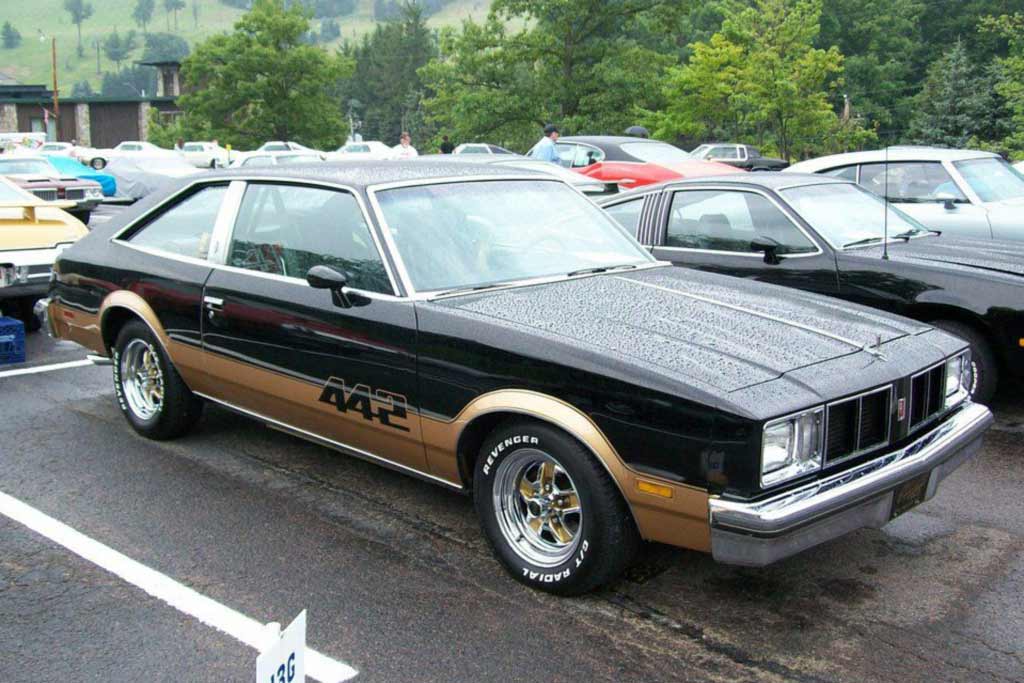 Oldsmobile Cutlass 4-4-2