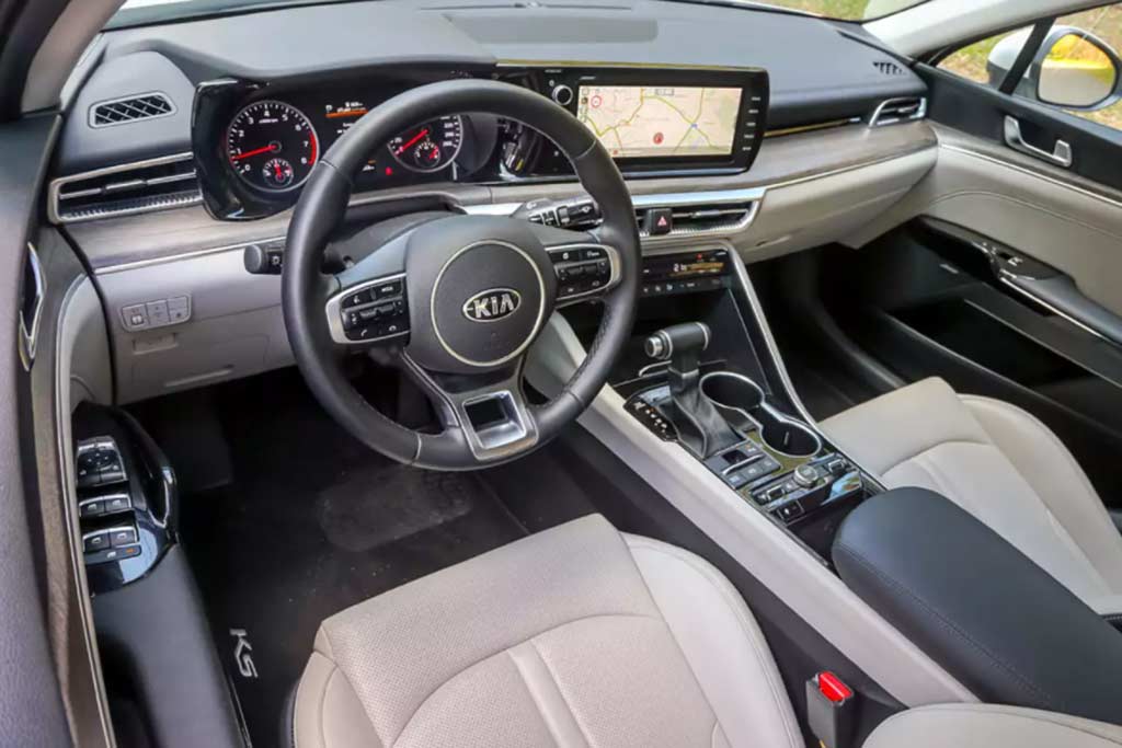 KIA K5 салон