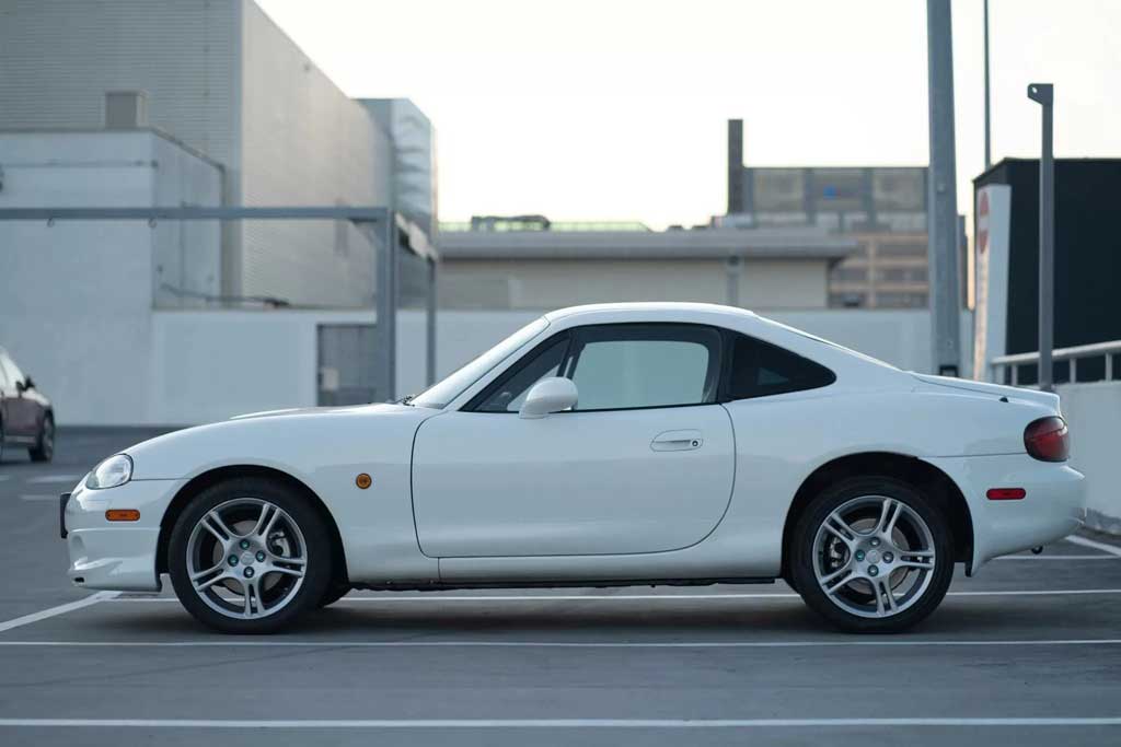 Mazda MX-5 Roadster Coupe