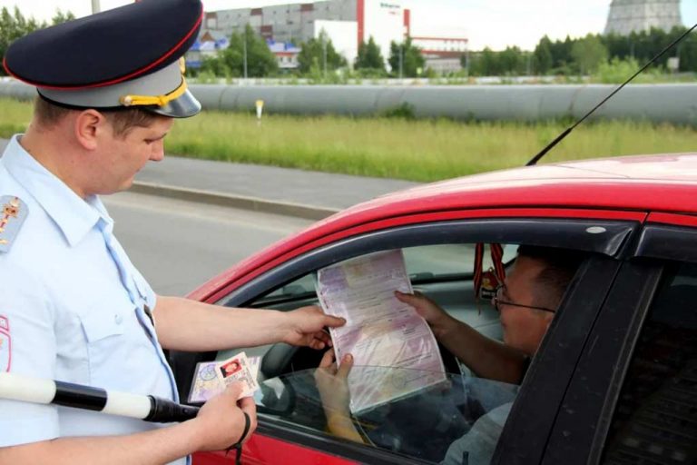 Отсутствие номера на машине