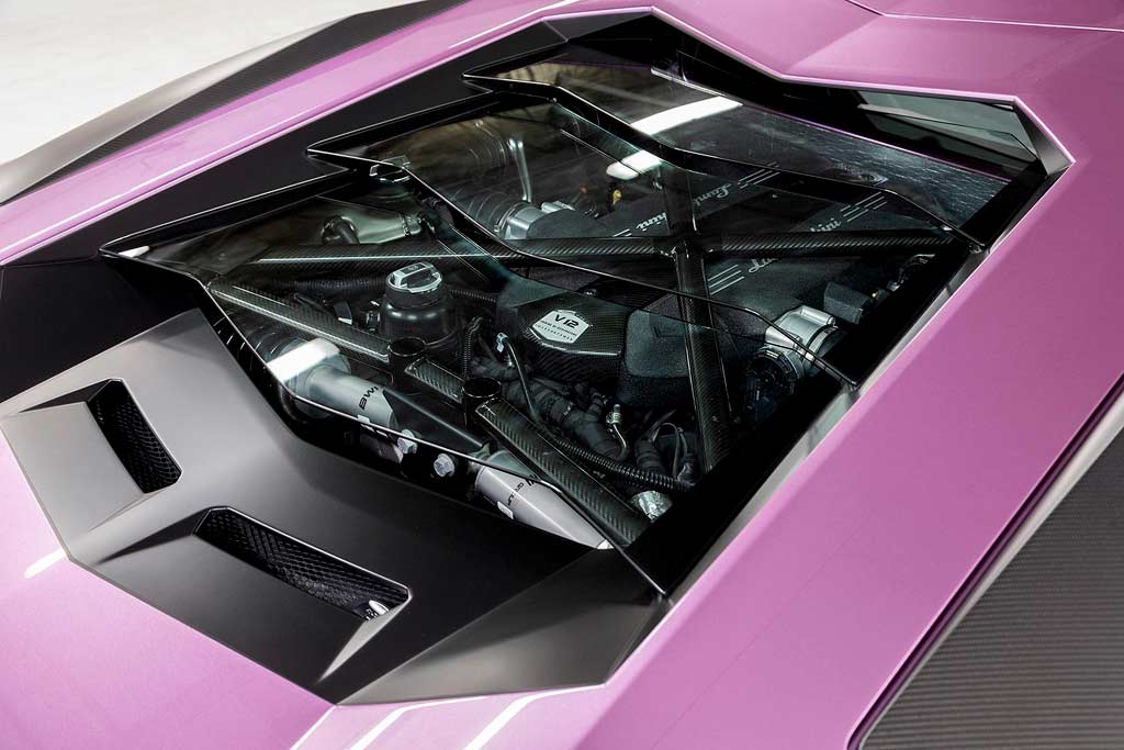 Фиолетовый Aventador LP750-4 SV