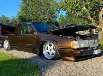 Пикап на базе Volvo 945