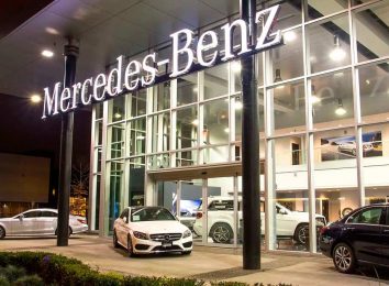 Дилерский центр Mercedes-Benz
