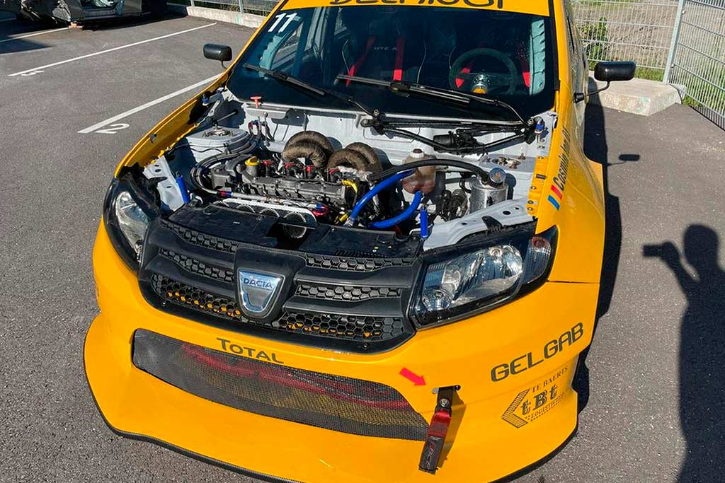 Гоночный Dacia Logan