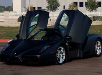 Ferrari Enzo в цвете Nero Opaco