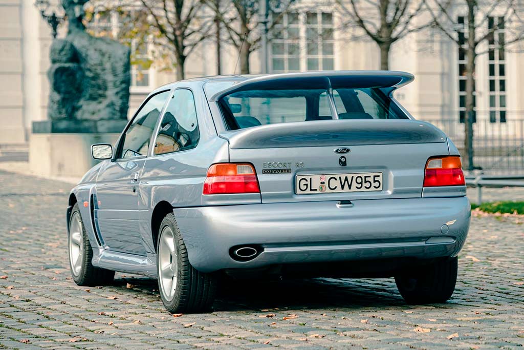 Последний выпущенный Ford Escort RS Cosworth