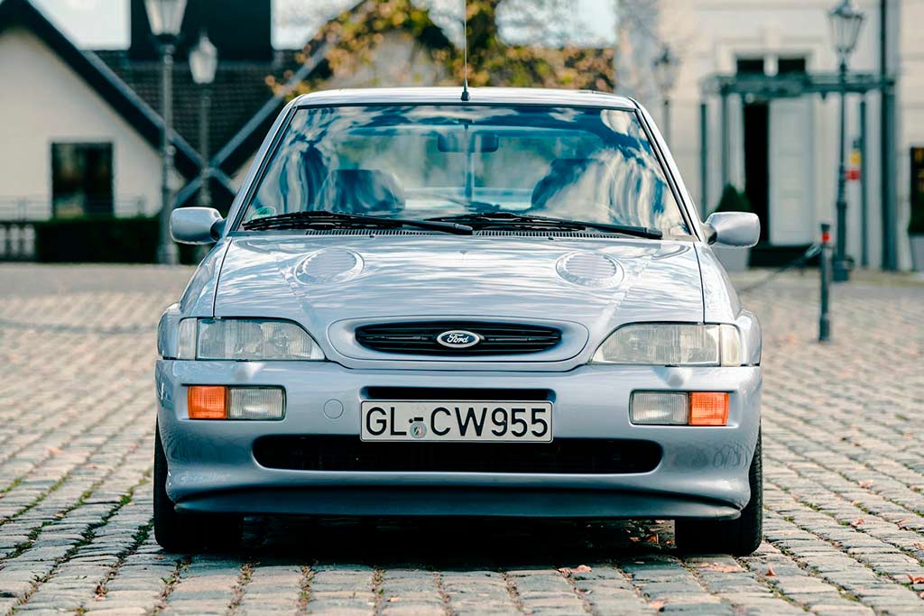 Последний выпущенный Ford Escort RS Cosworth