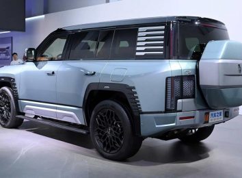 Yangwang U8