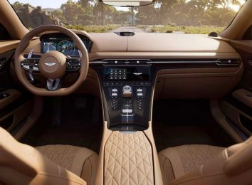 Aston Martin DB12 Volante 2024