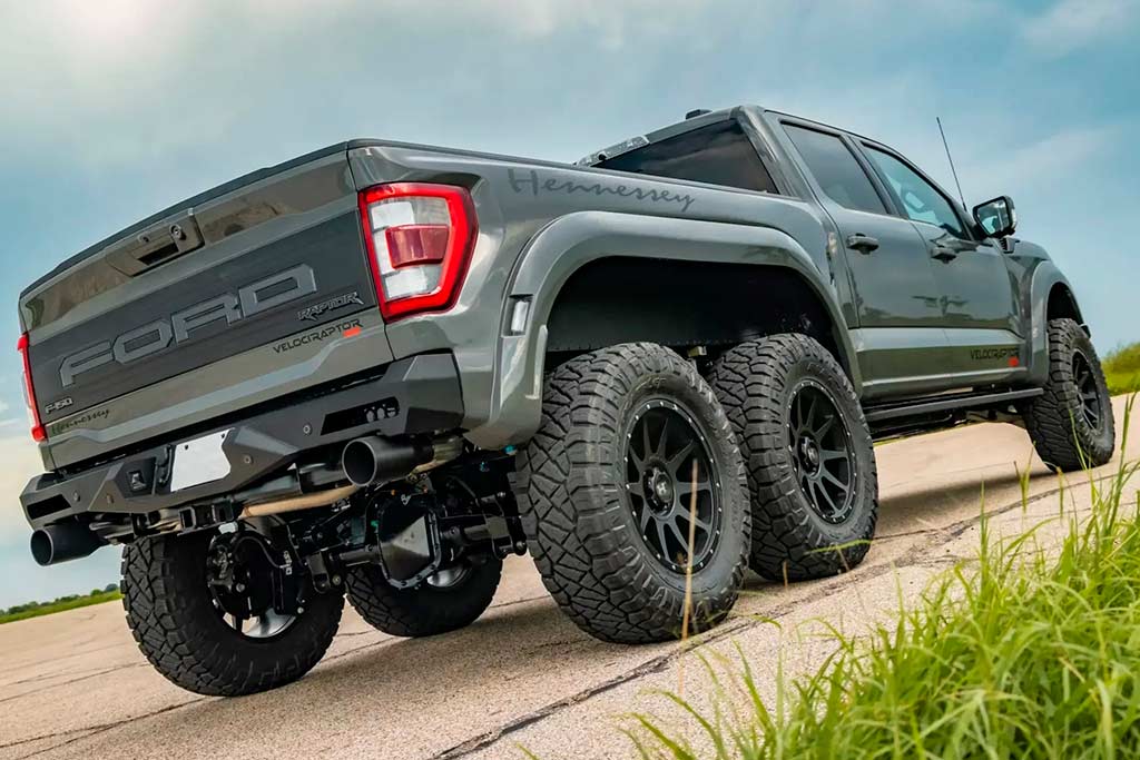 Hennessey VelociRaptor 6x6
