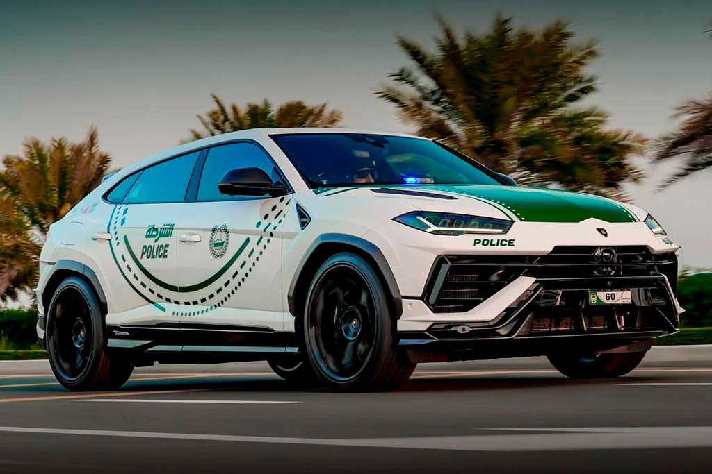 Полицейский Lamborghini Urus Performante