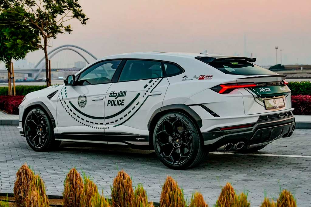 Полицейский Lamborghini Urus Performante