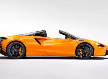 McLaren Artura Spider