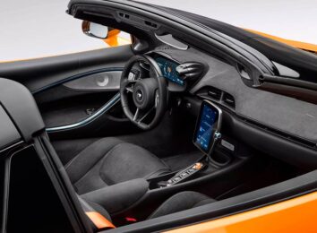 McLaren Artura Spider