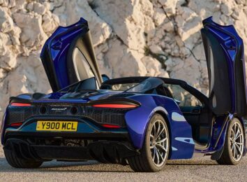 McLaren Artura Spider