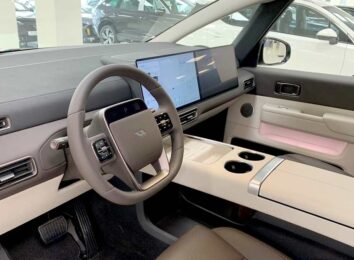 Салон Li Auto Mega