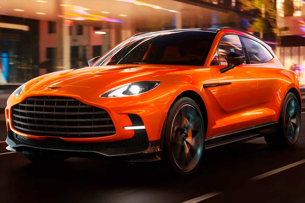 Aston Martin DBX707 2025