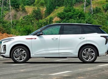 Hongqi HS3