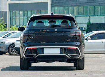 Hongqi HS3