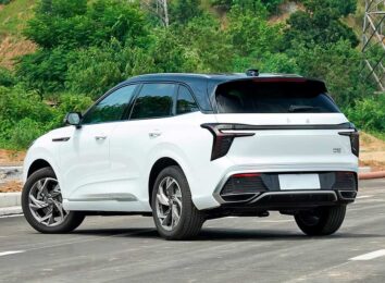 Hongqi HS3