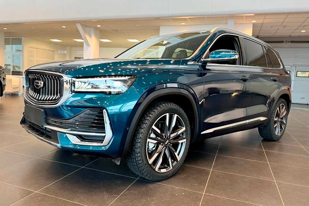 Изумрудный Geely Monjaro