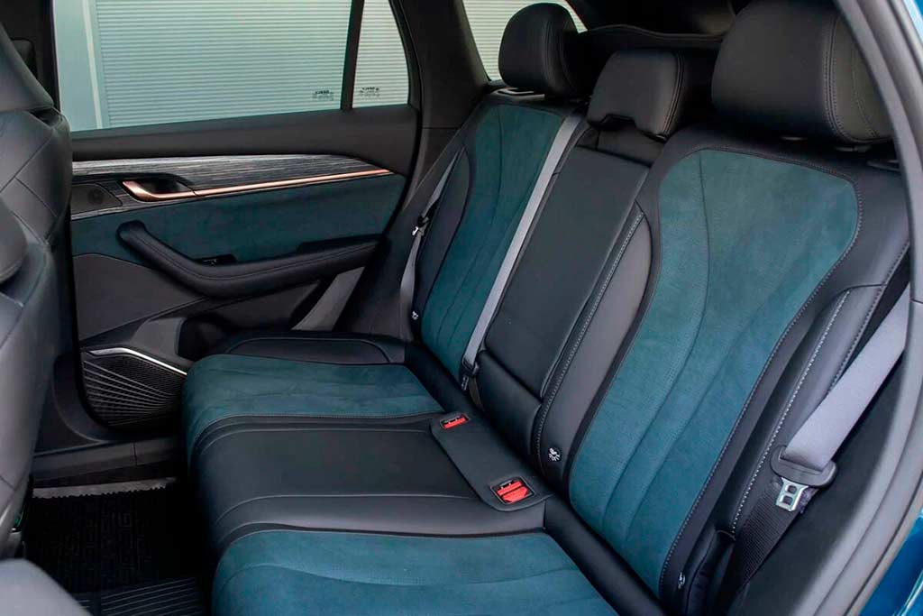 Салон Geely Monjaro