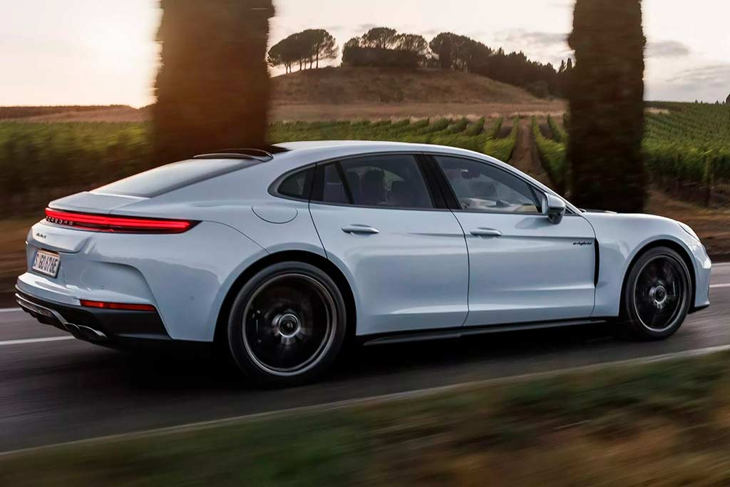 Porsche Panamera Turbo S E-Hybrid 2025