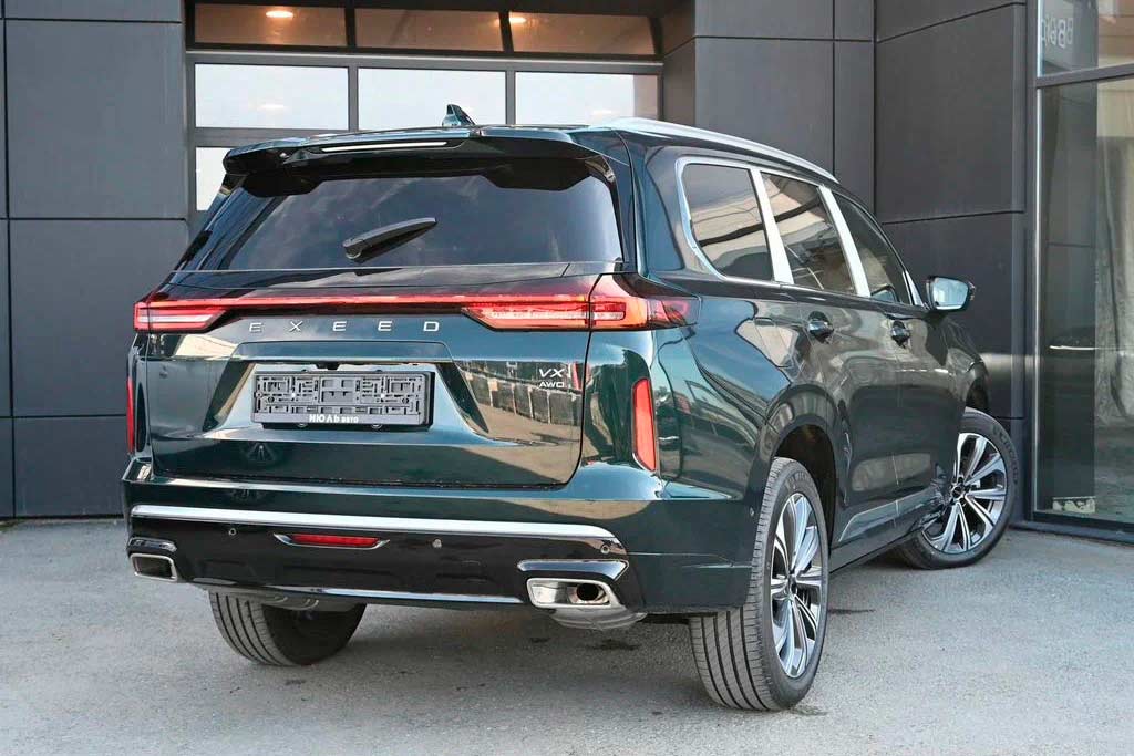 Exeed VX зеленого цвета
