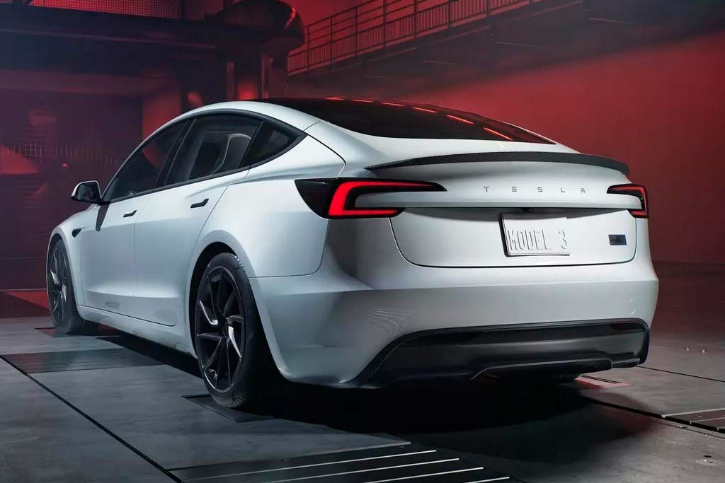 Tesla Model 3 2025 в новом кузове