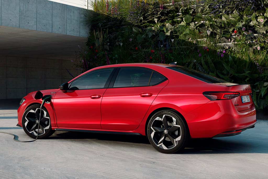 Skoda Superb Hatch iV PHEV