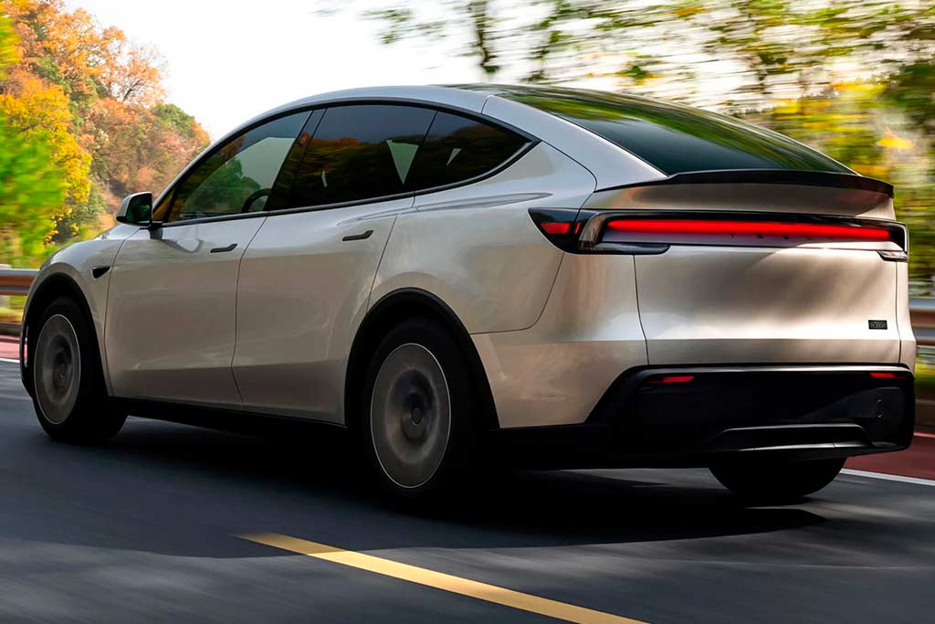 Tesla Model Y L: удлиненная версия кроссовера добралась до США