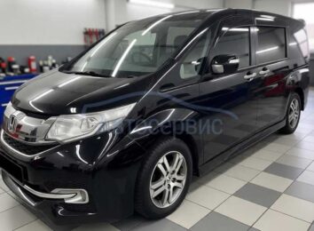 Honda Stepwgn после ремонта в автомастерской