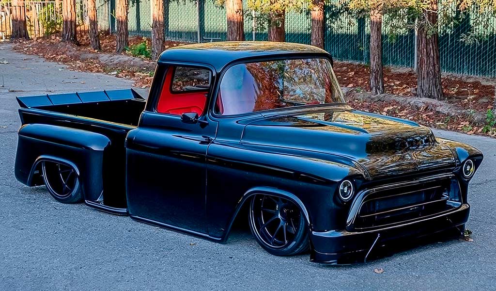 Тюнеры превратили 70-летний пикап Chevrolet в эффектный 780-сильный рестомод Тюнеры превратили 70-летний пикап Chevrolet в эффектный 780-сильный рестомод