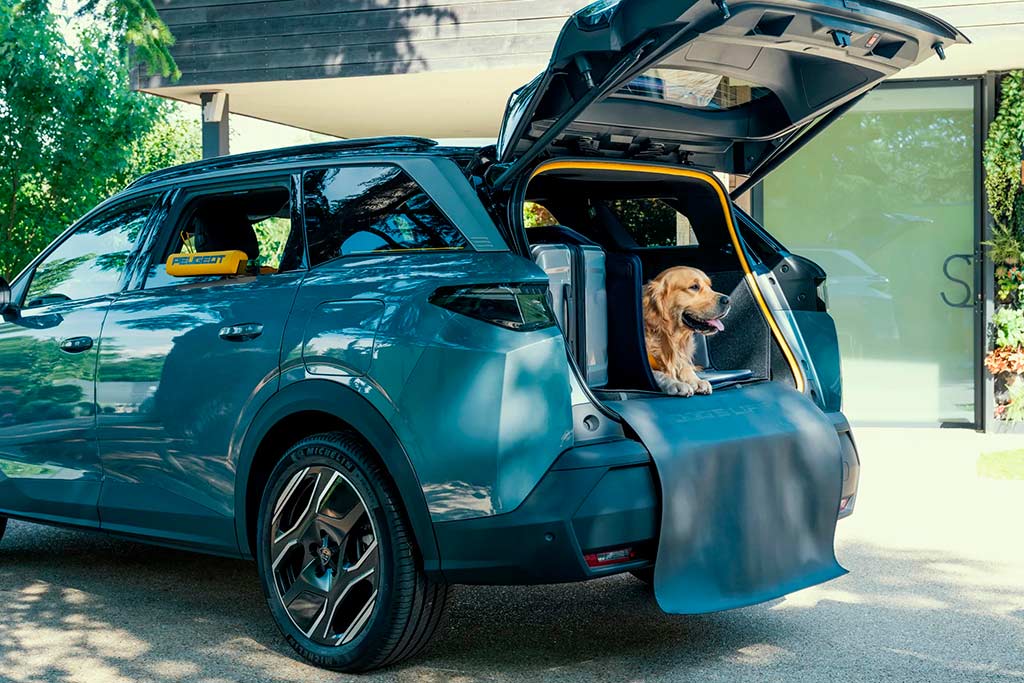 Peugeot E-5008 Dog Edition