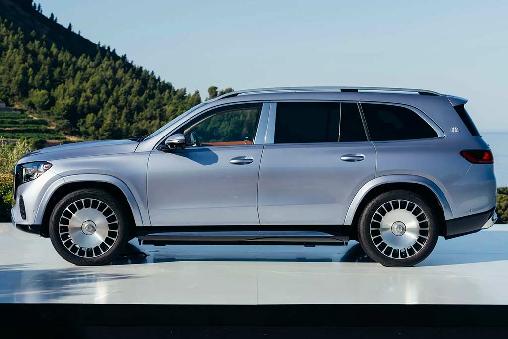 В гамме обновленного Mercedes GLS появилась ультра-роскошная версия Maybach GLS 680