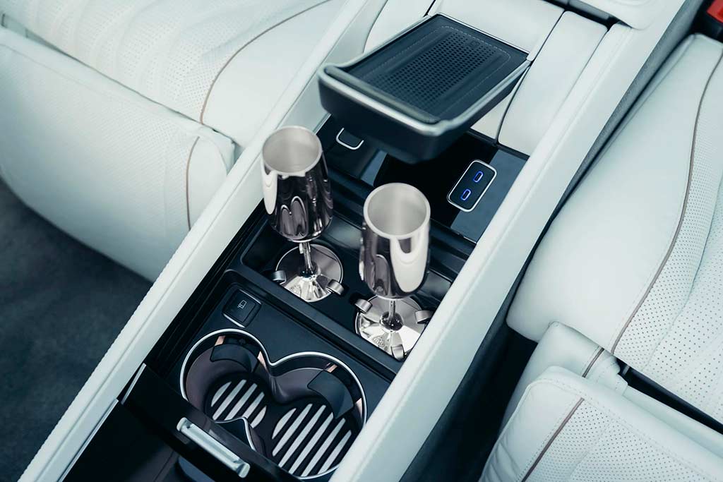 В гамме обновленного Mercedes GLS появилась ультра-роскошная версия Maybach GLS 680