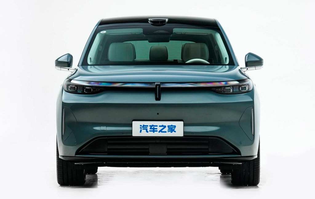 Wey V8X: в Китае дебютировал «младший» брат флагманского кроссовера Wey V9X
